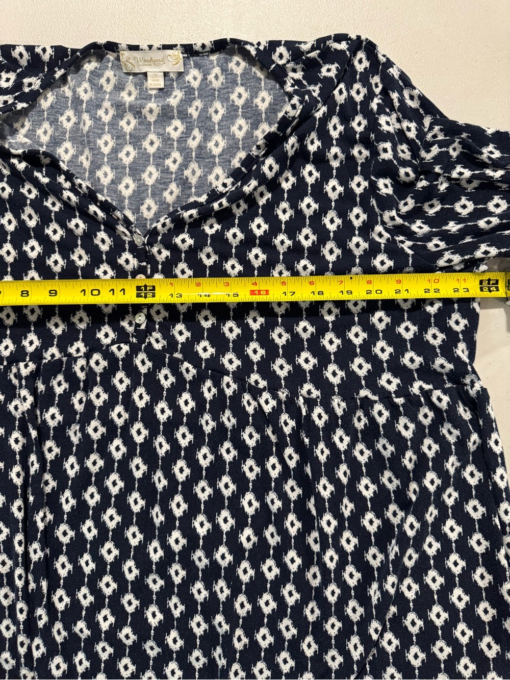 Suzanne Betro Navy and White V-Neck Patterned Tunic - Picture 4 of 5
